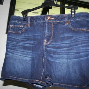 NWOT STYLUS JEAN SHORTS